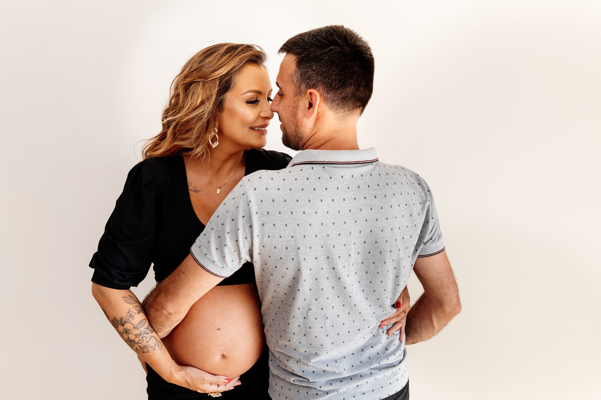 Ensaio Gestante Gestação  Bebê à Bordo Fotografia de gestante Fotógrafos em Garibaldi Fotografia em garibaldi Aline Bortolini Aline Bortolini Fotografia Fotografia em Bento Gonçalves Doce espera Fotografia no vale dos vinhedos Mãe de menino família