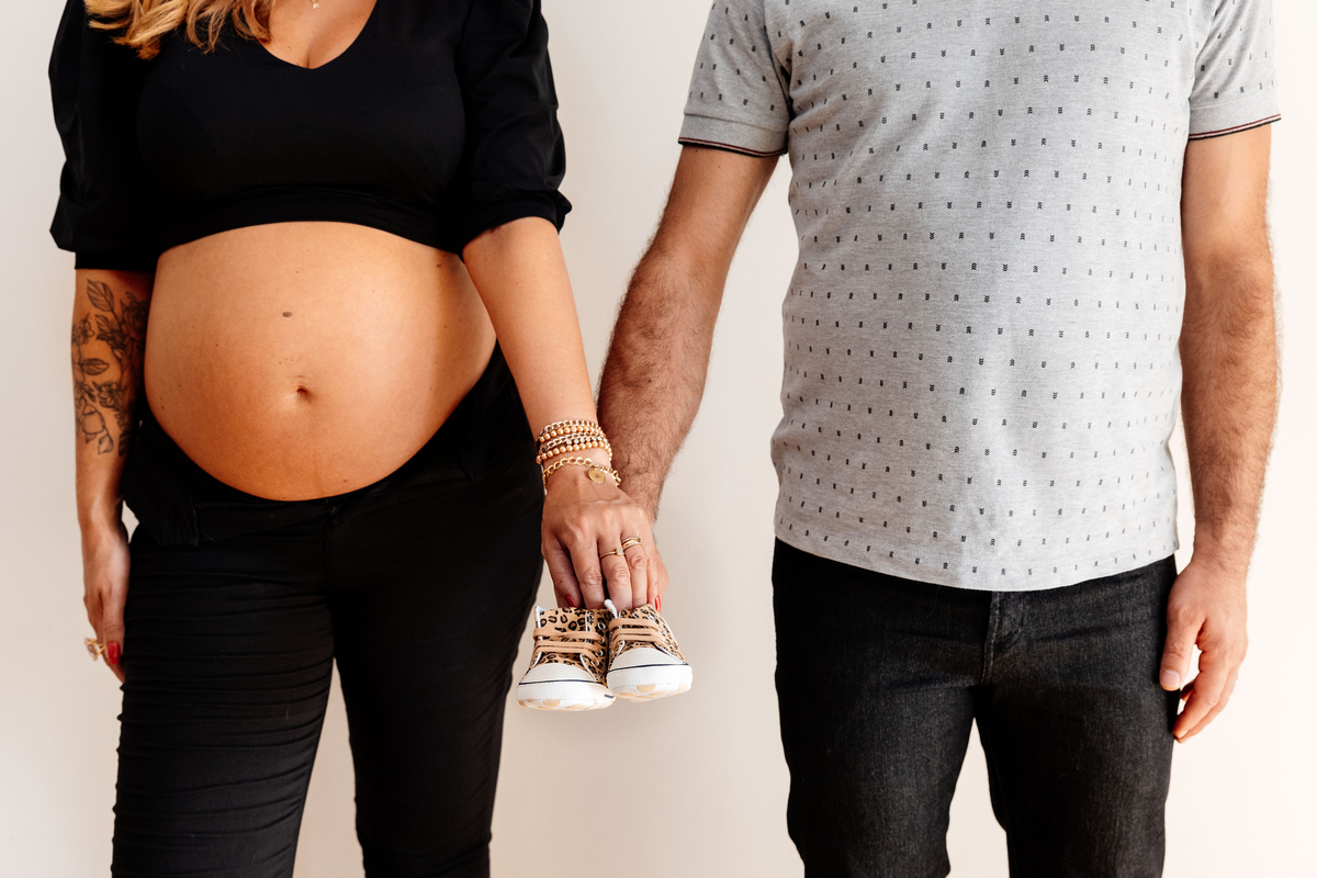 Ensaio Gestante Gestação  Bebê à Bordo Fotografia de gestante Fotógrafos em Garibaldi Fotografia em garibaldi Aline Bortolini Aline Bortolini Fotografia Fotografia em Bento Gonçalves Doce espera Fotografia no vale dos vinhedos Mãe de menino família