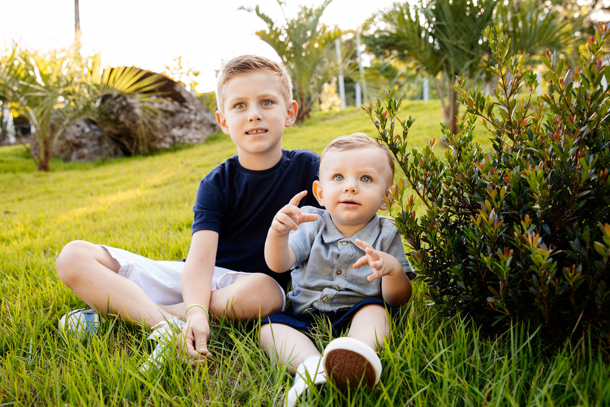 crianças infantil aline bortolini fotografia fotógrafa em garibaldi fotografia garibaldi fotografia externa fotos em família fotografia infantil vale dos vinhedos serra gaúcha porto seguro amor e afeto Essência porto seguro, virtudes, lar, família 