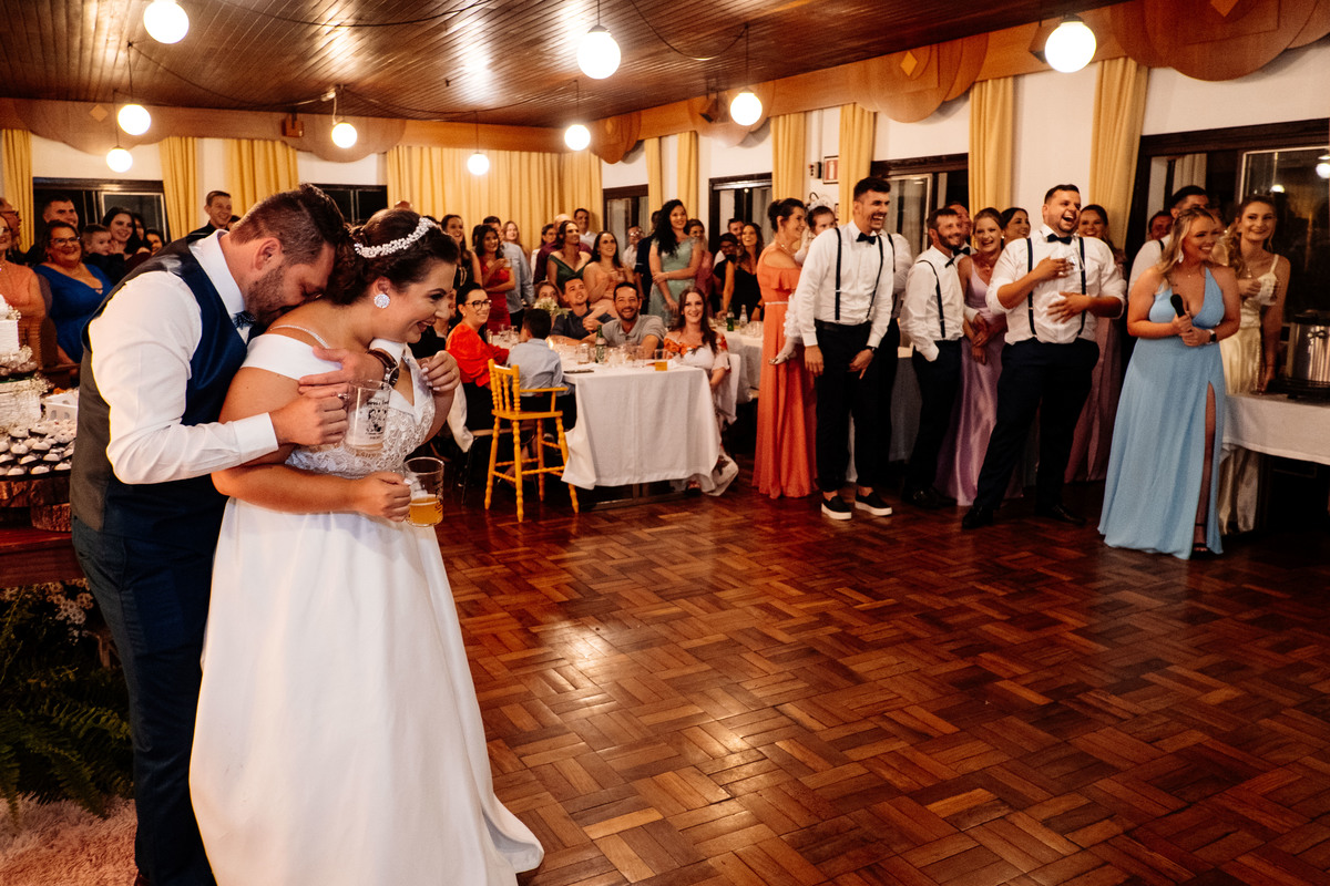Aline Bortolini Fotografia
Fotógrafo no vale dos vinhedos
Case na Serra Gaúcha
casamento em Garibaldi 