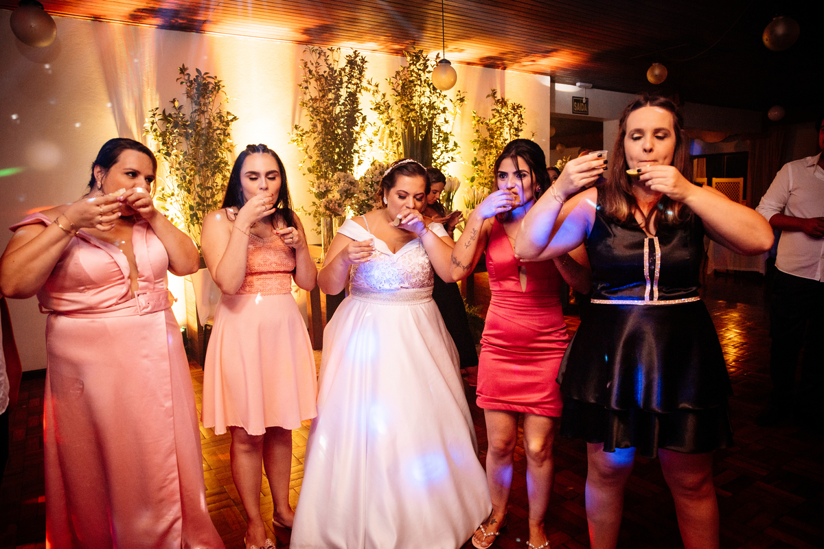 Aline Bortolini Fotografia
Fotógrafo no vale dos vinhedos
Case na Serra Gaúcha
casamento em Garibaldi 