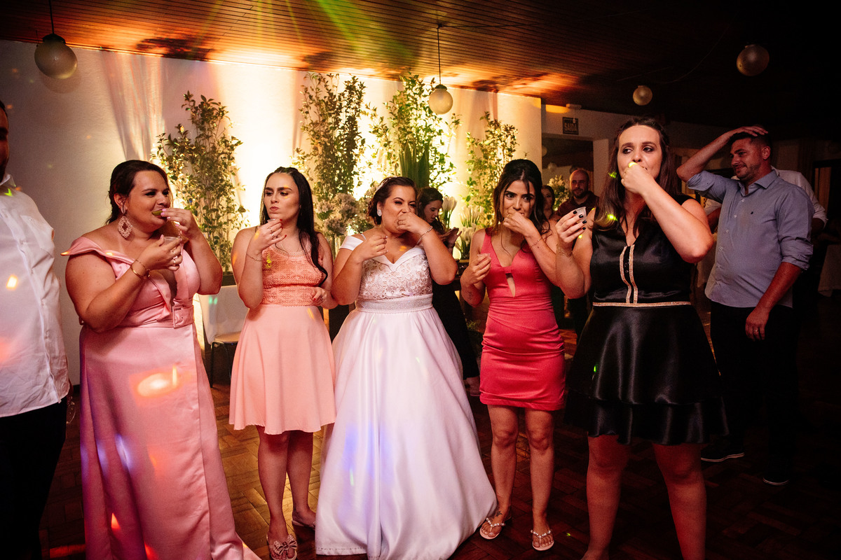 Aline Bortolini Fotografia
Fotógrafo no vale dos vinhedos
Case na Serra Gaúcha
casamento em Garibaldi 