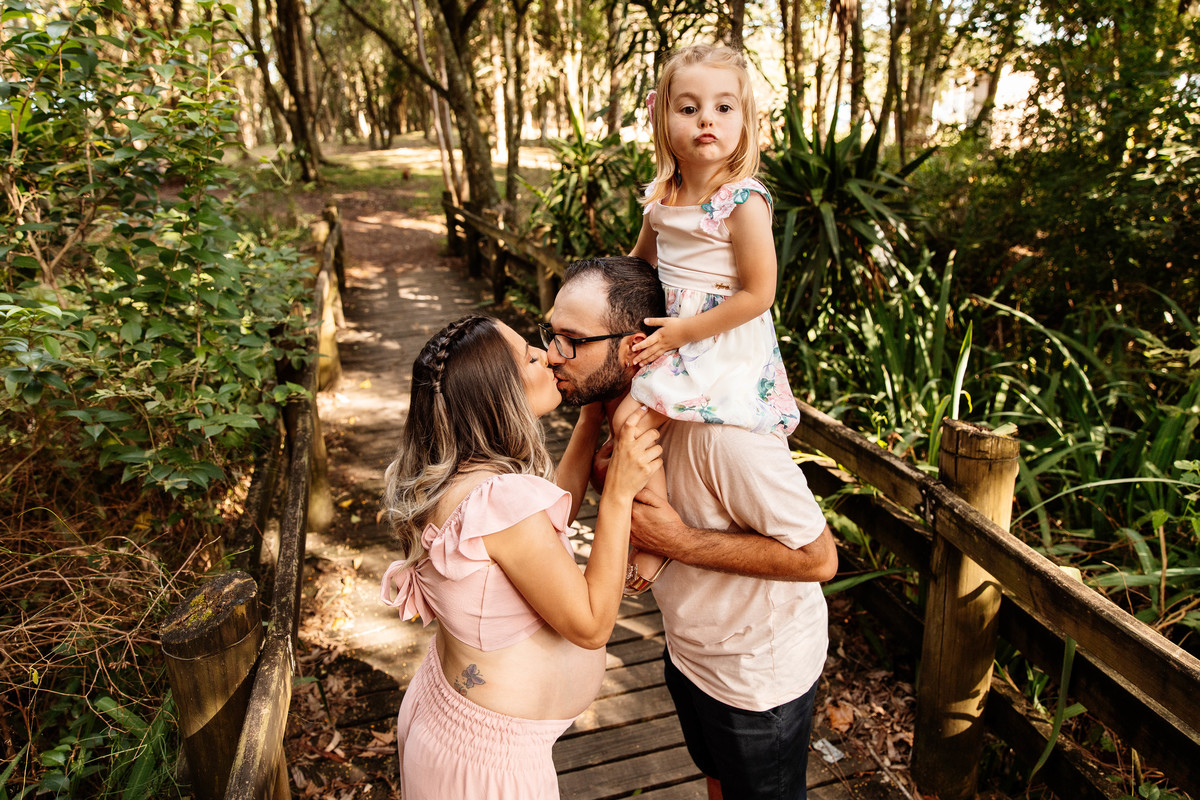 Ensaio Gestante Gestação  Bebê à Bordo Fotografia de gestante Fotógrafos em Garibaldi Fotografia em garibaldi Aline Bortolini Aline Bortolini Fotografia Fotografia em Bento Gonçalves Doce espera Fotografia no vale dos vinhedos Mãe de menino família