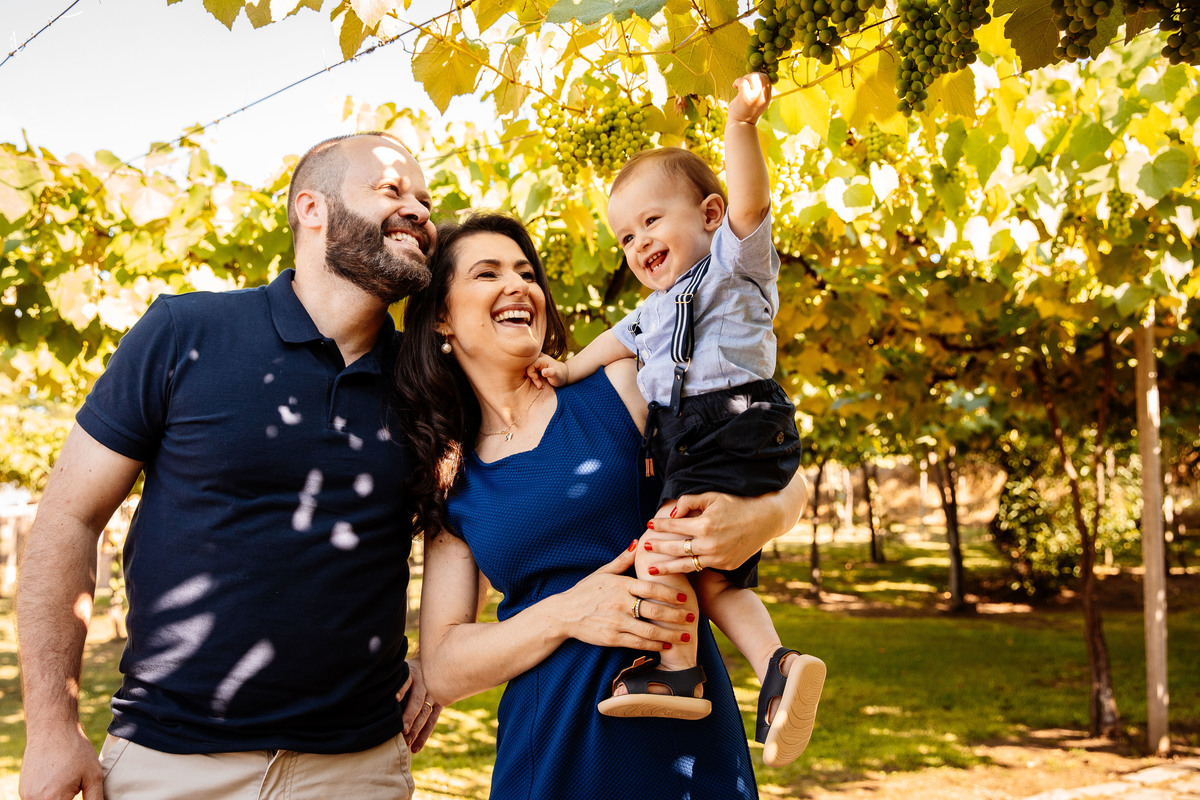 crianças infantil aline bortolini fotografia fotógrafa em garibaldi fotografia garibaldi fotografia externa fotos em família fotografia infantil vale dos vinhedos serra gaúcha porto seguro amor e afeto Essência porto seguro, virtudes, lar, família 