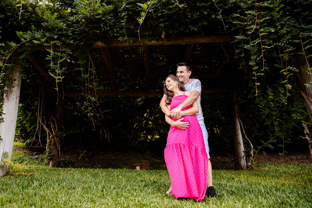 Ensaio Gestante Gestação  Bebê à Bordo Fotografia de gestante Fotógrafos em Garibaldi Fotografia em garibaldi Aline Bortolini Aline Bortolini Fotografia Fotografia em Bento Gonçalves Doce espera Fotografia no vale dos vinhedos Mãe de menino família