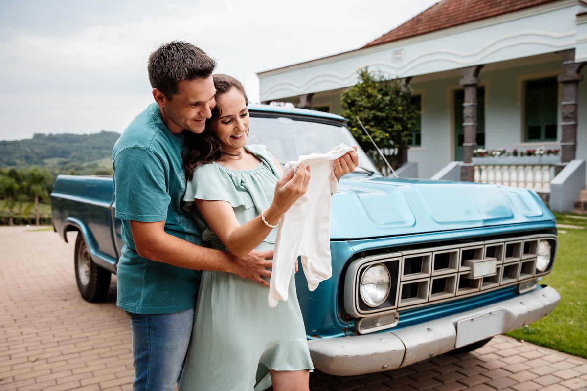 Ensaio Gestante Gestação  Bebê à Bordo Fotografia de gestante Fotógrafos em Garibaldi Fotografia em garibaldi Aline Bortolini Aline Bortolini Fotografia Fotografia em Bento Gonçalves Doce espera Fotografia no vale dos vinhedos Mãe de menino família