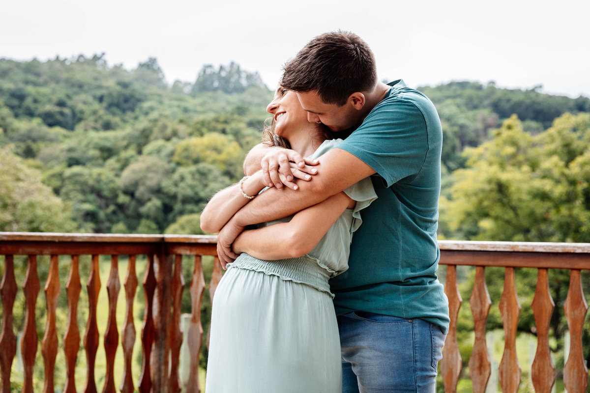 Ensaio Gestante Gestação  Bebê à Bordo Fotografia de gestante Fotógrafos em Garibaldi Fotografia em garibaldi Aline Bortolini Aline Bortolini Fotografia Fotografia em Bento Gonçalves Doce espera Fotografia no vale dos vinhedos Mãe de menino família