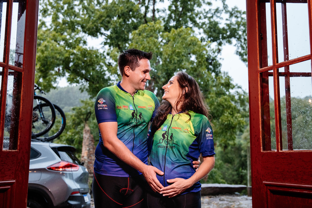 Ensaio Gestante Gestação  Bebê à Bordo Fotografia de gestante Fotógrafos em Garibaldi Fotografia em garibaldi Aline Bortolini Aline Bortolini Fotografia Fotografia em Bento Gonçalves Doce espera Fotografia no vale dos vinhedos Mãe de menino família