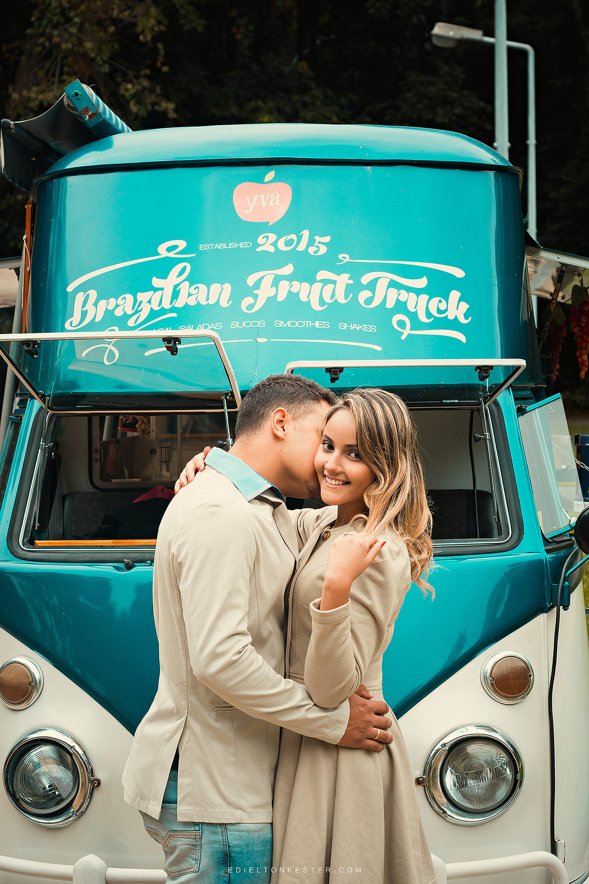 ensaio de casal sorrindo e cheio de amor em sao paulo feito pelo fotografo de casamentos edielton kester