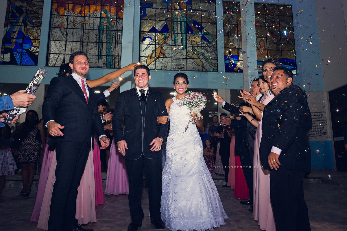 saida dos noivos em casamento feitas pelo fotografo de casamento em sp ro brasil curitiba sao paulo edielton kester