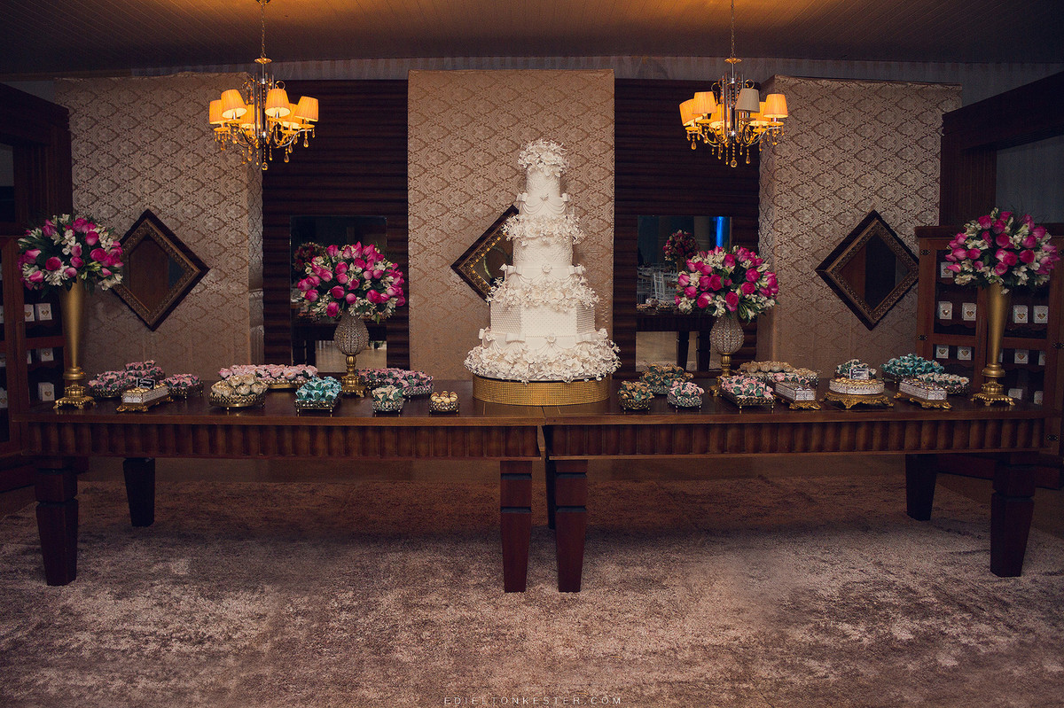 bolo de casamento cenografico