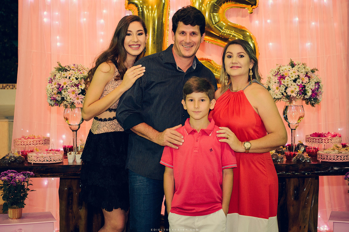 familia reunida para fotos