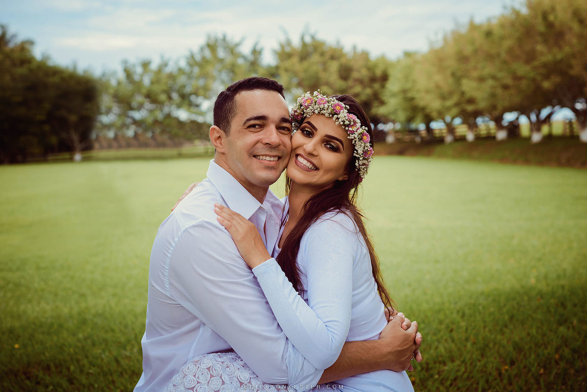 noivos se abraçando