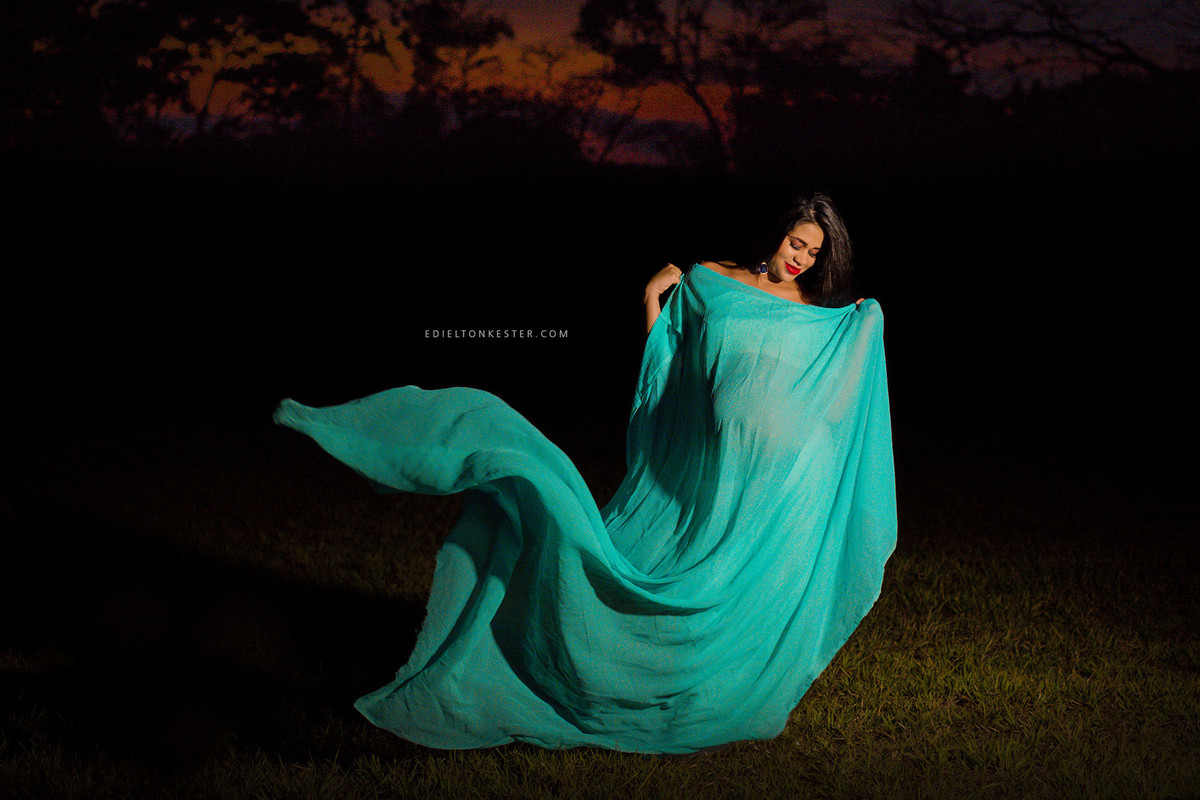 foto de gravida com tecido no final da tarde