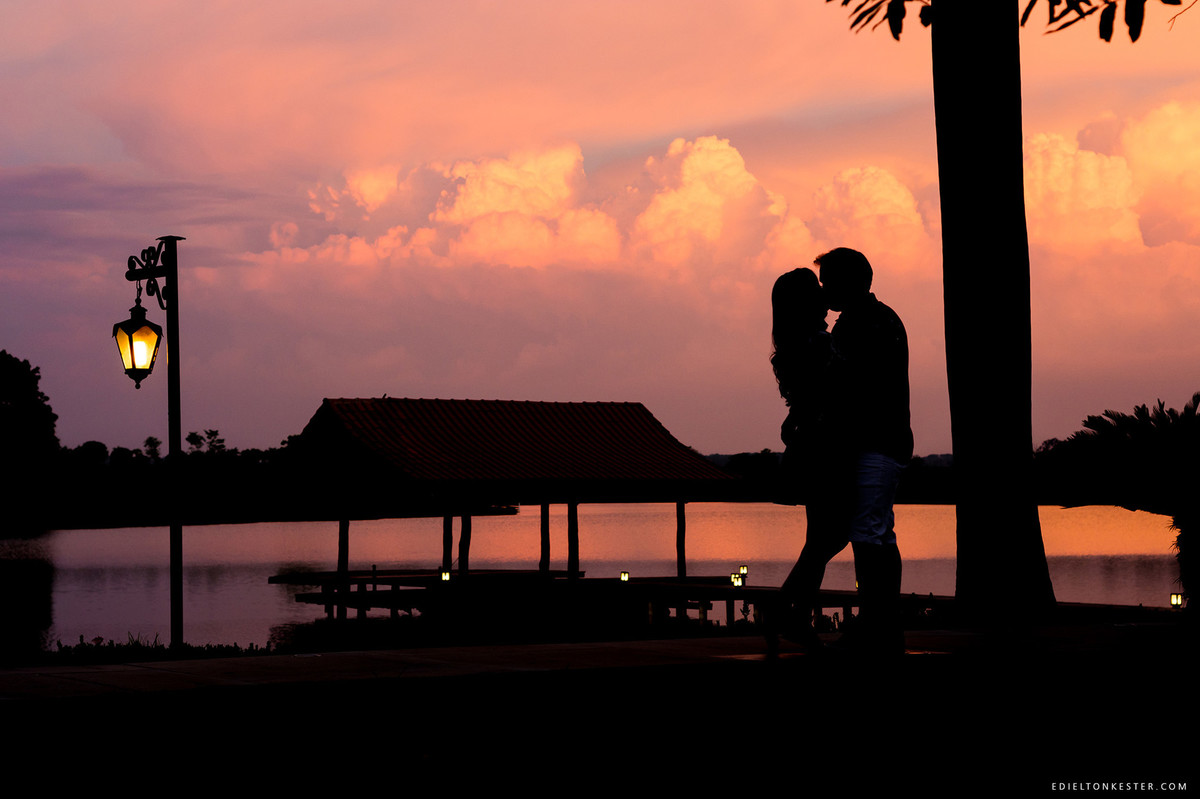 ensaio de casal feito na fazenda kajussol pelo fotografo de casamentos e familias edielton kester de rondonia ro