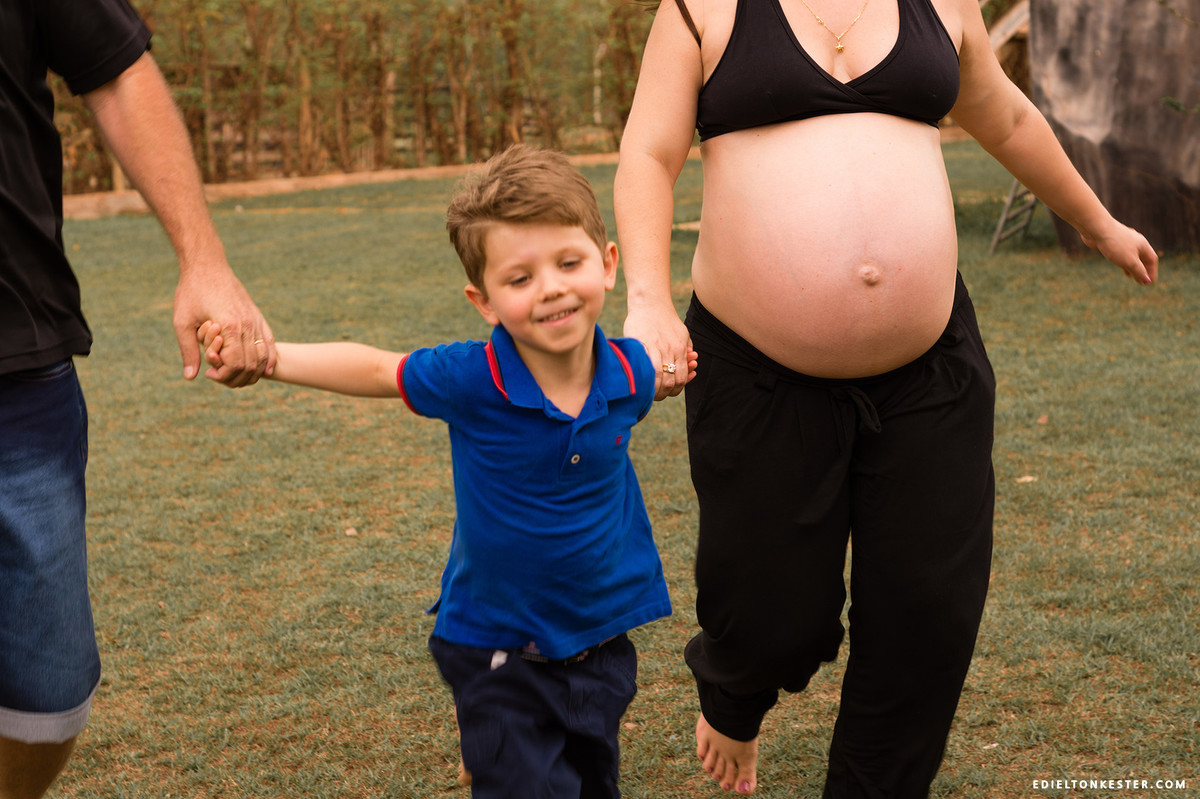familia em ensaio de gestação feito em ro pello fotografo de casamentos e familias edieton kester