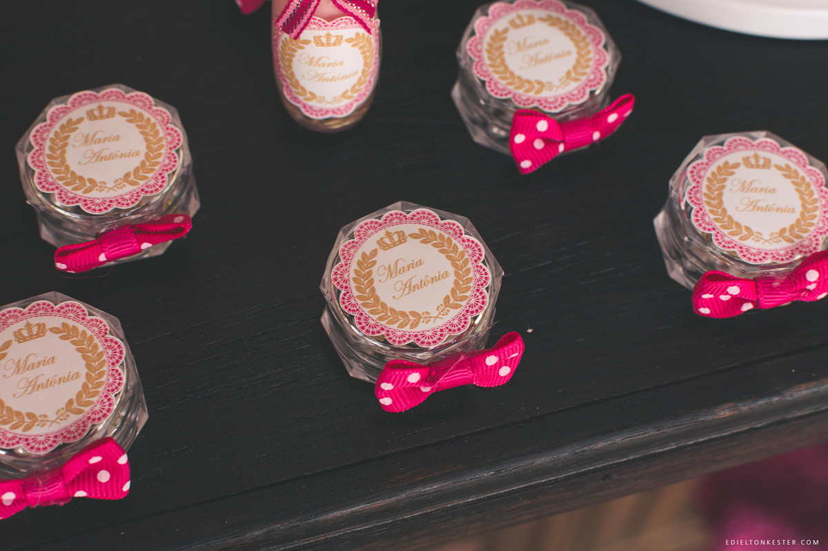 lembrancinhas com lacinho rosa em chá de bebe