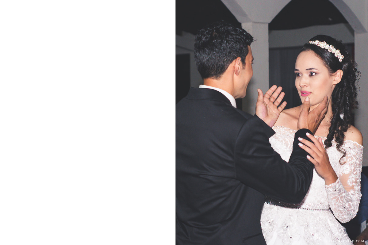 noiva espantada com a pressa do noivo em beija la