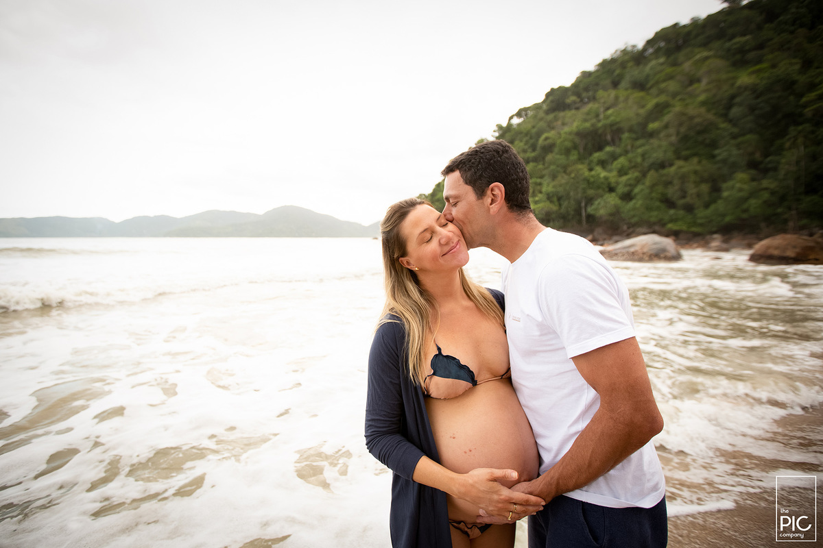 ensaio gestante na praia; ensaio gestante; fotógrafo sp; fotógrafo são josé dos campos; ensaio gestante em Ubatuba