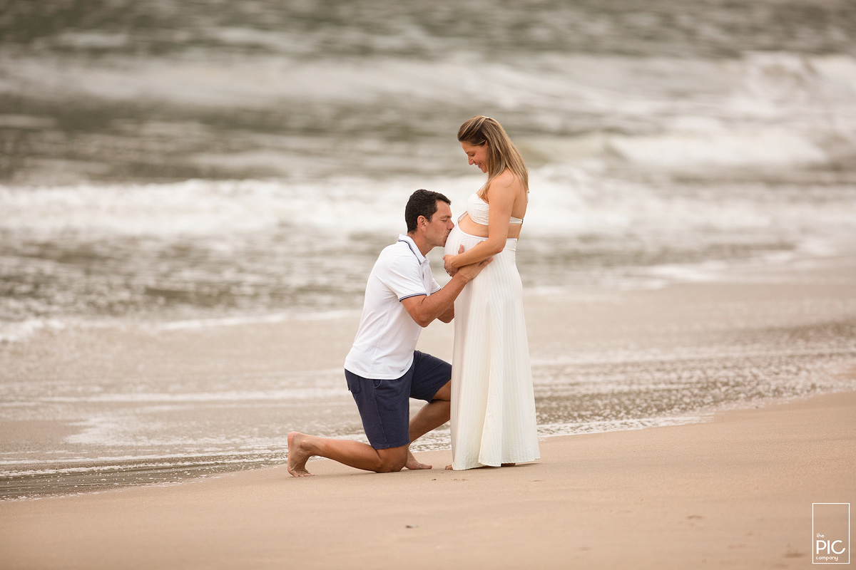 ensaio gestante na praia; ensaio gestante; fotógrafo sp; fotógrafo são josé dos campos; ensaio gestante em Ubatuba