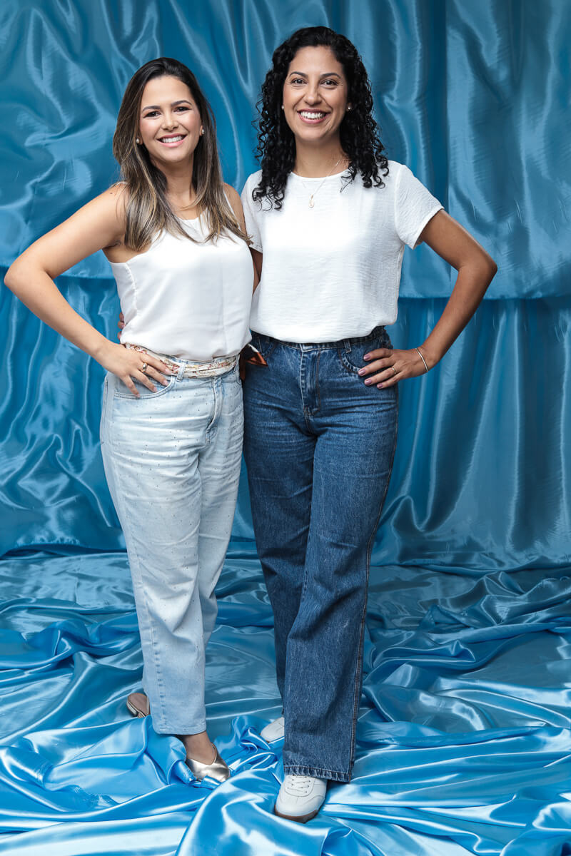 Estúdio Rossinis; Fotografia de Família; ensaio Dia das Mães; Ensaio mãe e filho, foto de família; sessão dia das mães 2026; especial dia das mães, parceria, amigas e mães,