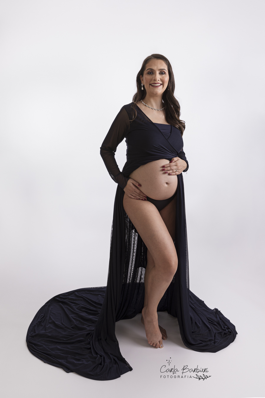 ensaio-gestante-fundo-branco