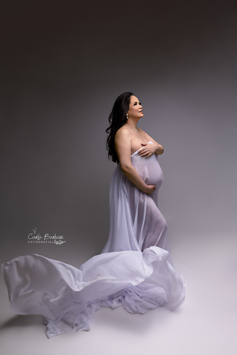 ensaio-gestante-tecido-branco