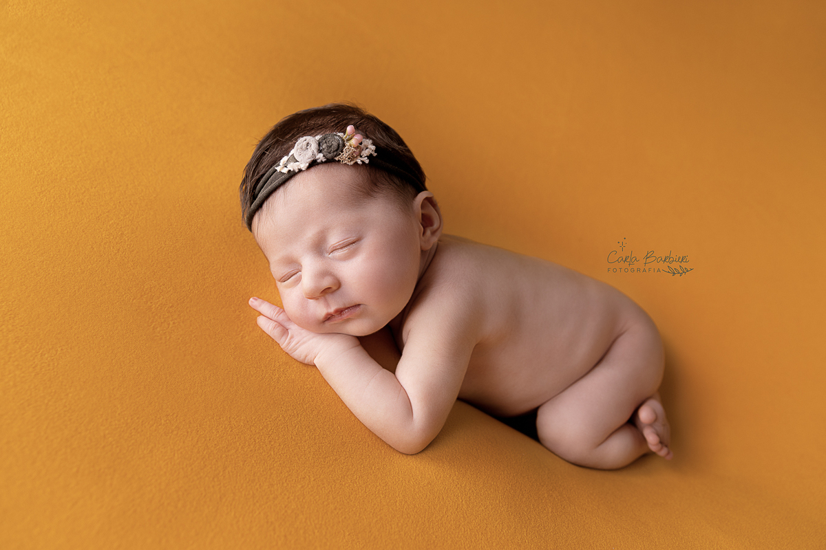 recém-nascida-pose-de-bundinha