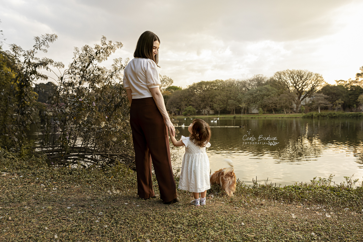 Isabela_e_sua_mae_no_lago_do_Ibirapuera