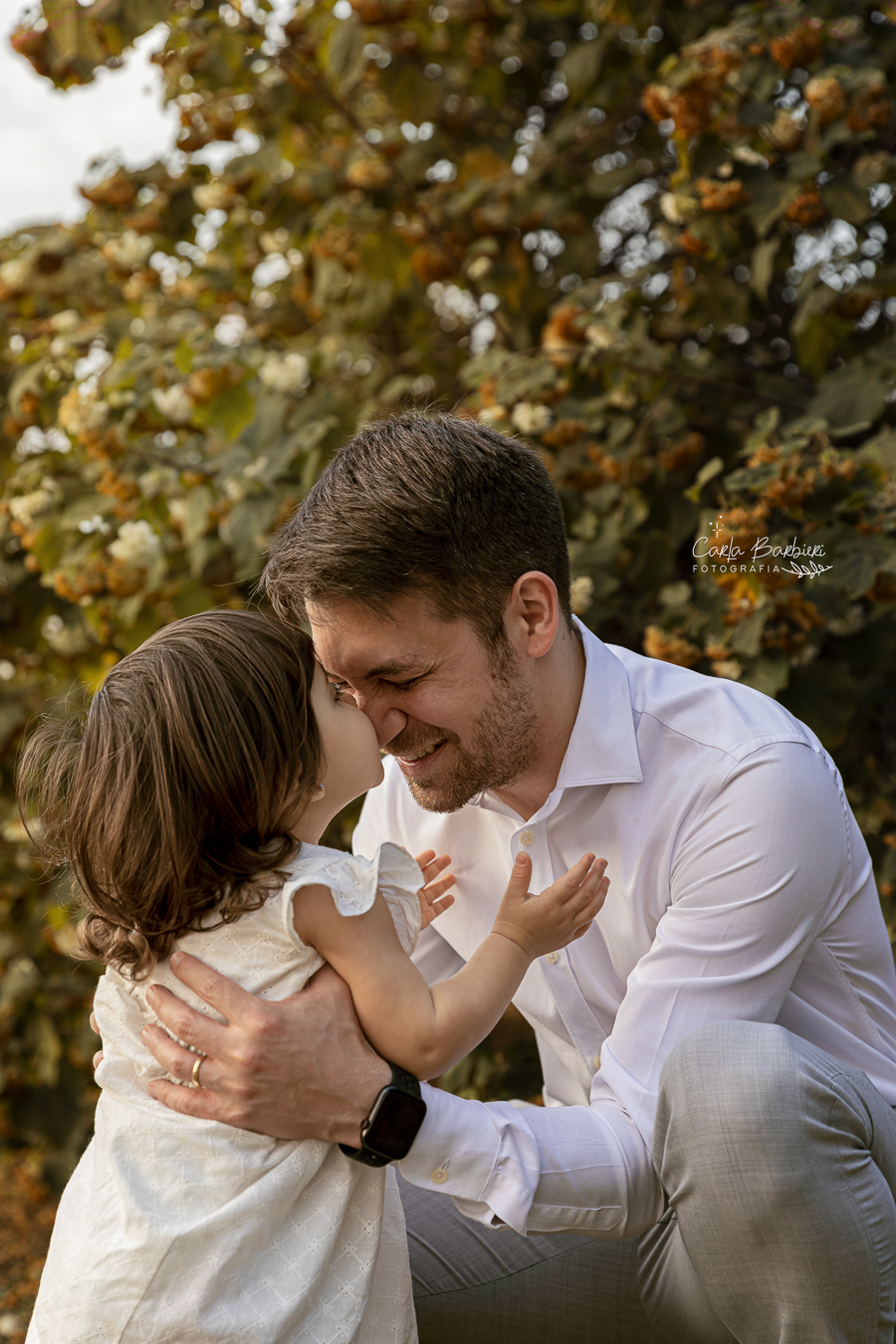 Belinha_beijando_o_nariz_do_seu_pai
