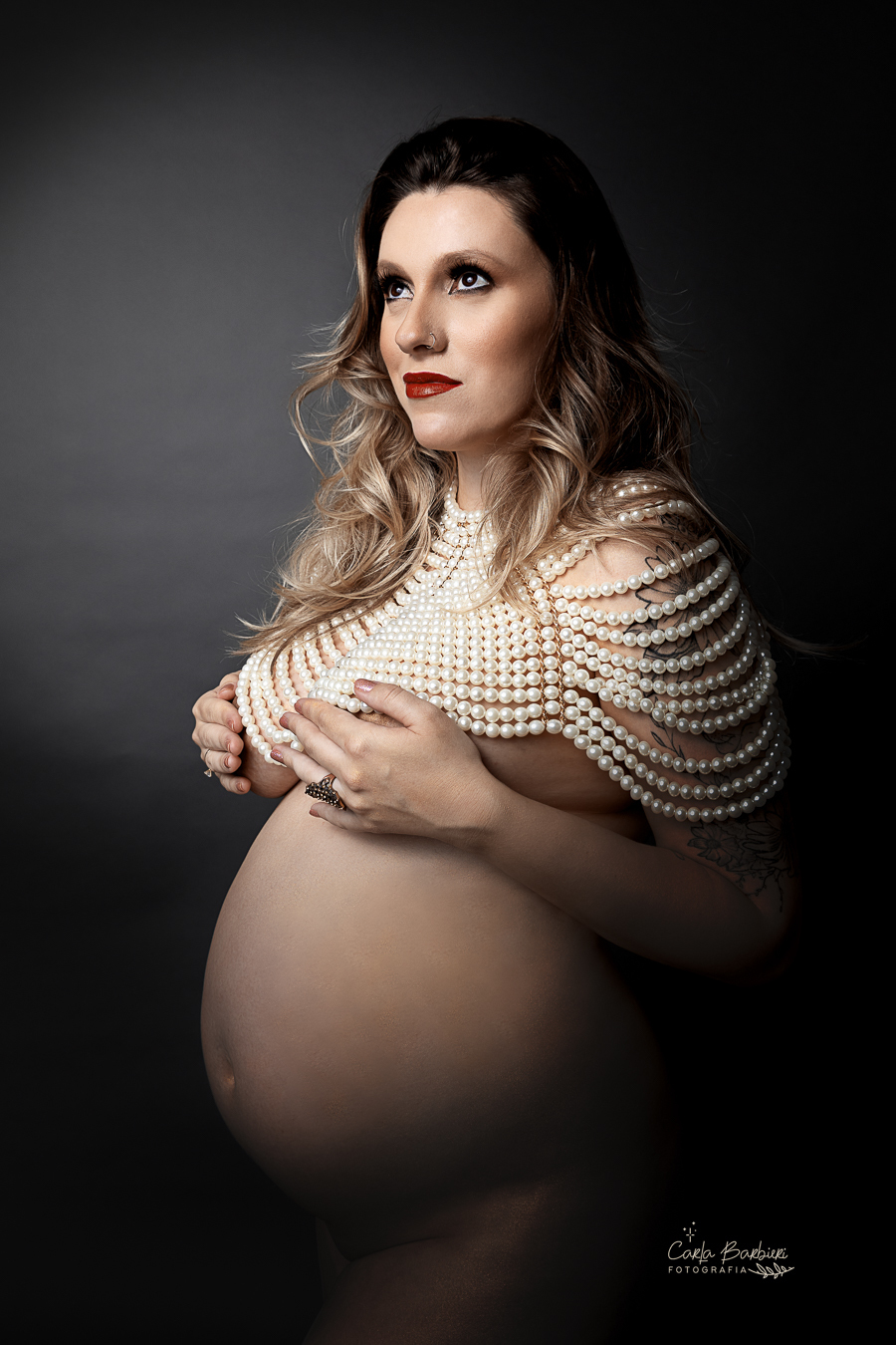 close_gestante_maxi_colar_de_perolas