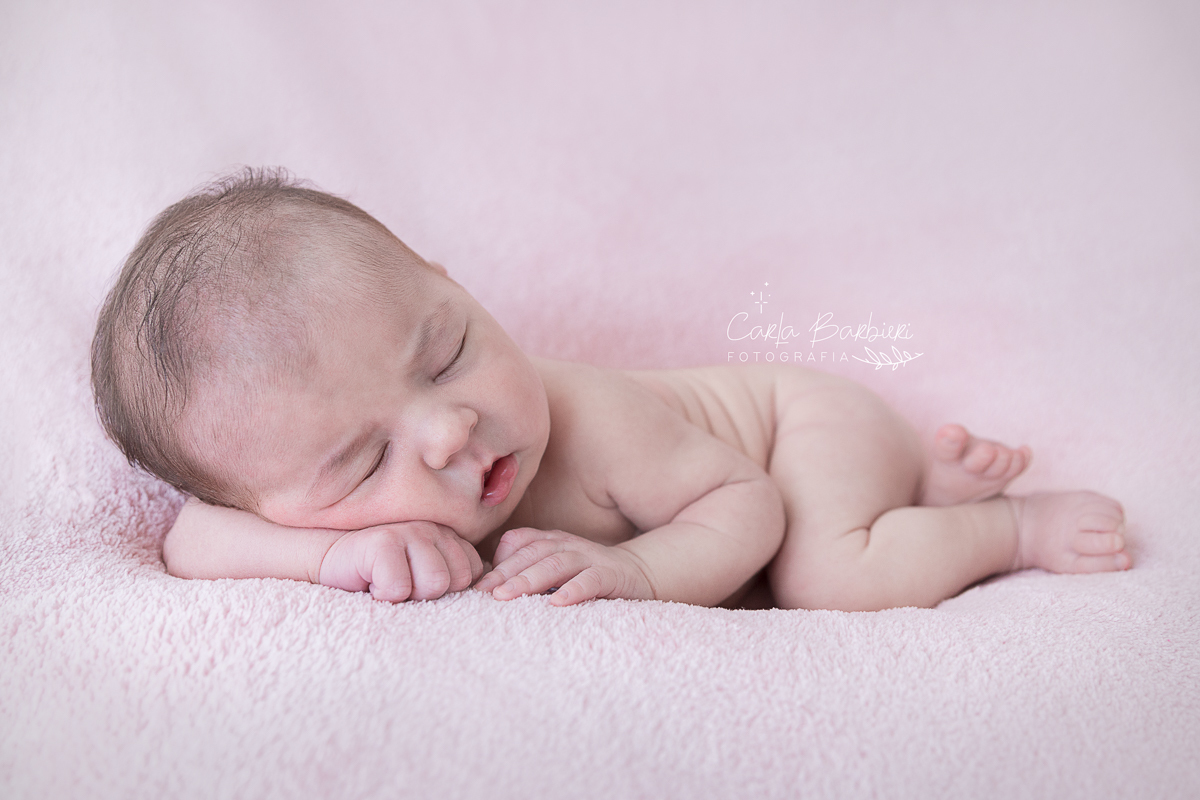 Júlia na pose de ladinho