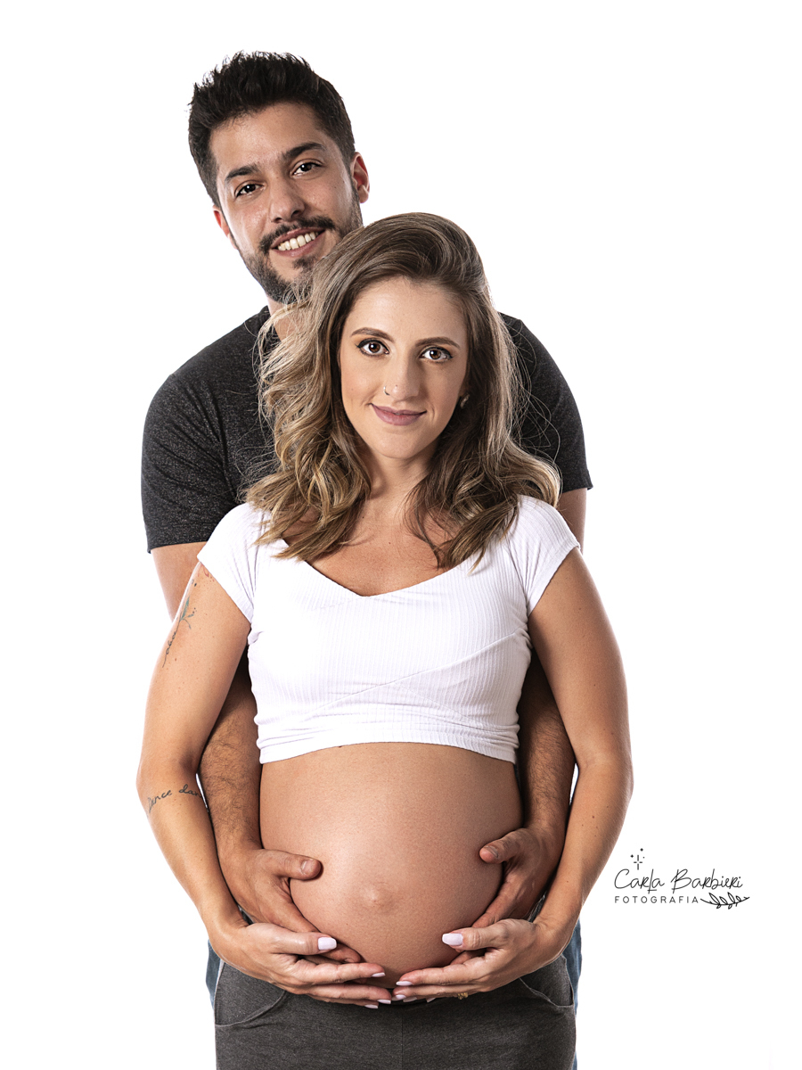 fotografia do casal no book gestante
