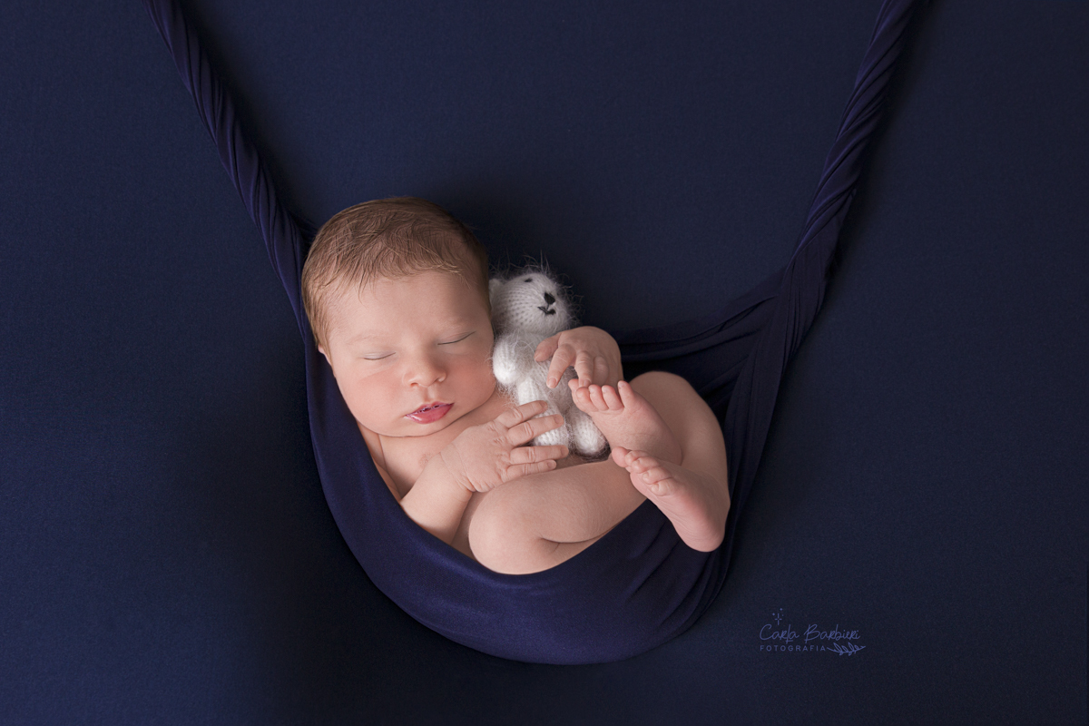 newborn pedro na rede com ursinho