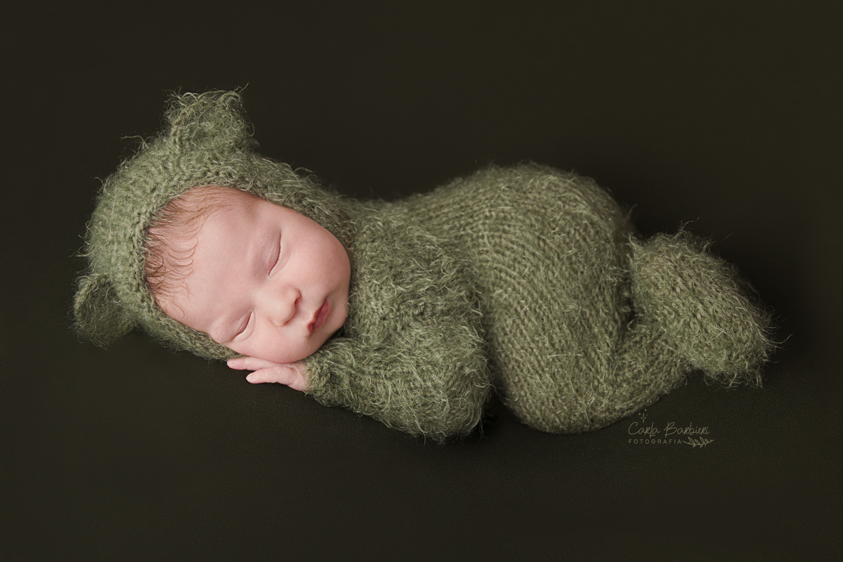 pose de bundinha do newborn pedro