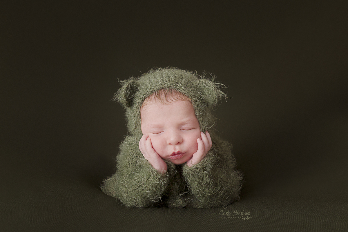 pose do sapinho do newborn pedro