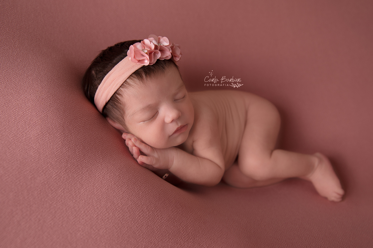 pose-de-ladinho-ensaio-newborn