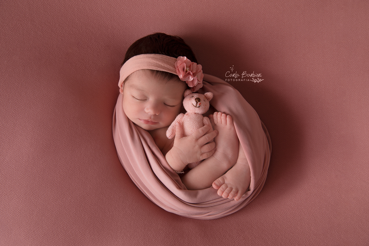 pose-de-barriguinha-para-cima-ensaio-newborn