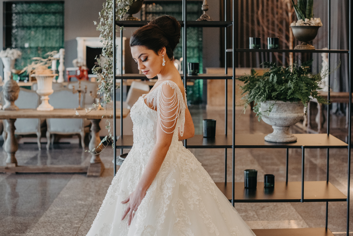 editorial noivas 2020, principessa noivas, marta arteiro make up, aqueduto eventos, bruno silva photographer, noivas 2020, casamento, ruizinho decorador, ramos de noiva, penteados de noiva, atelier dos criadores, casamento de sonho