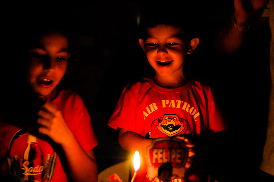 assoprando a velinha