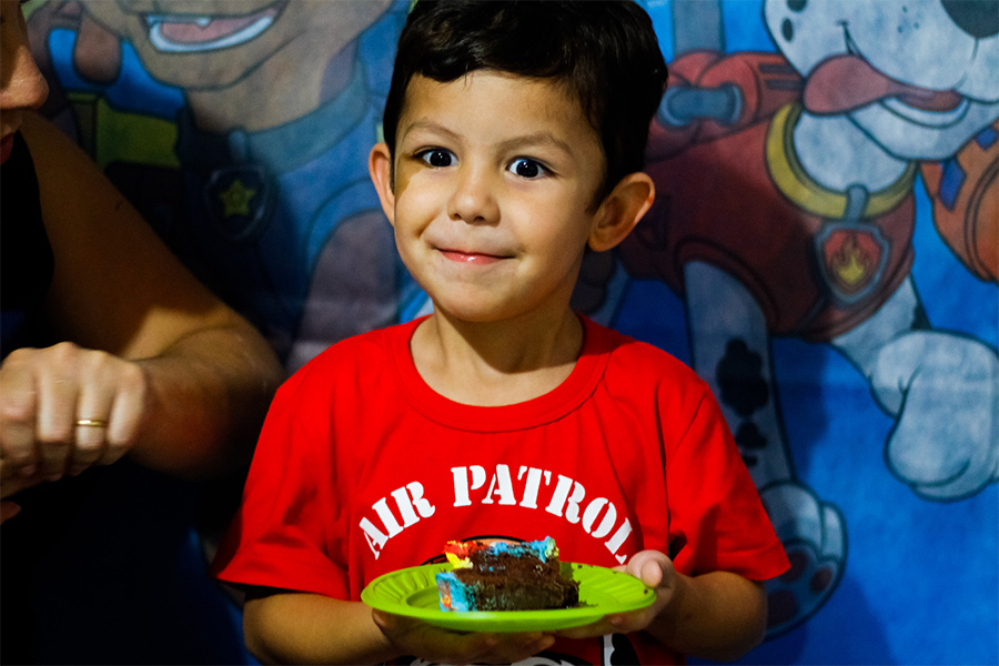 primeiro pedaço do bolo