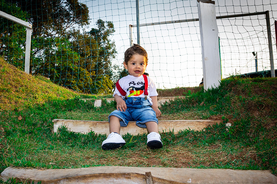 aniversariante brincando