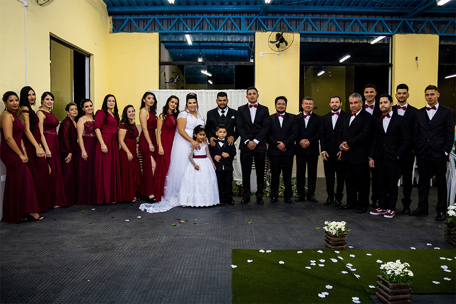 noivos com padrinhos