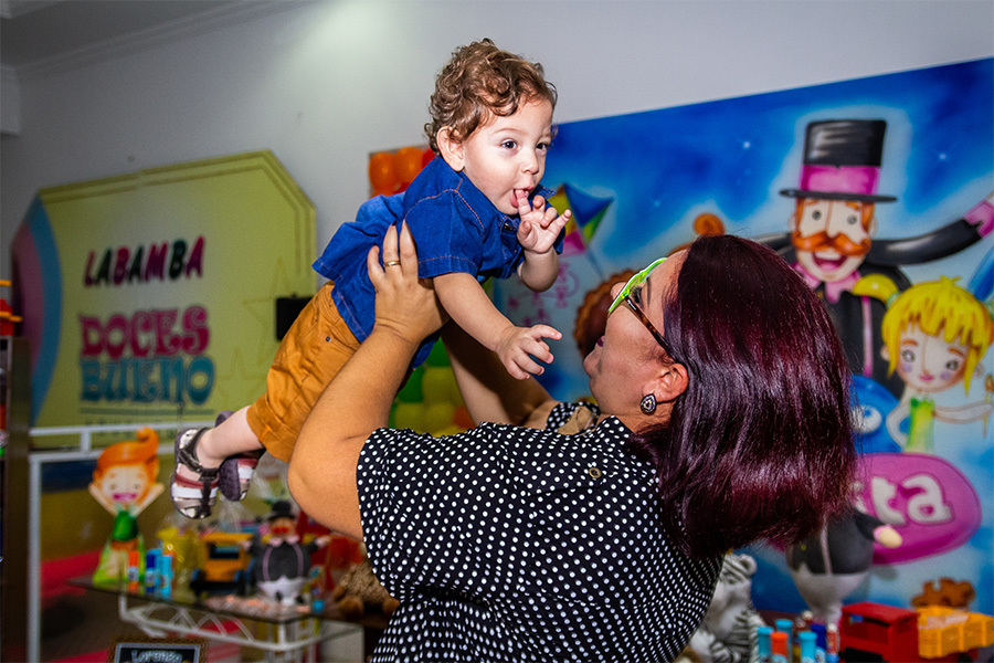 Mãe com aniversariante 
