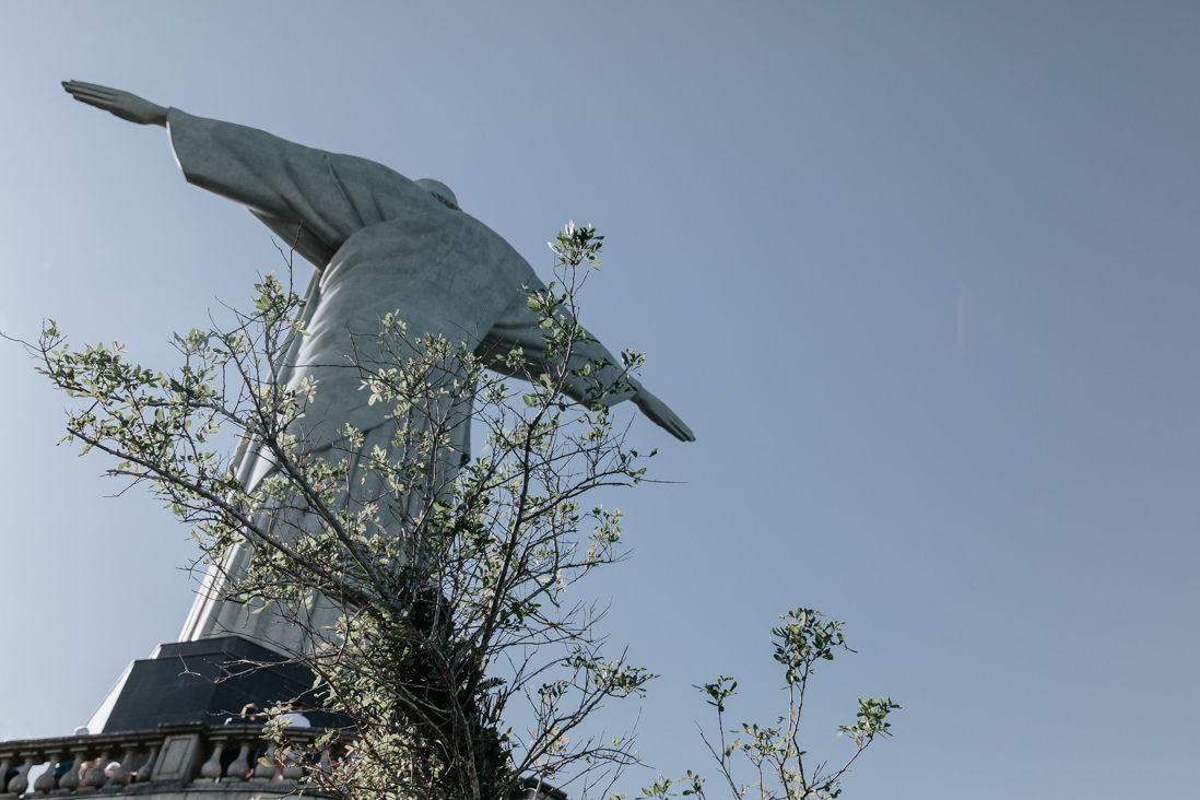 cristo redentor de costas em contra plonge