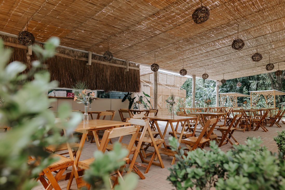 espaço físico de mesa de convidado do jamboo em vargem grande no rj