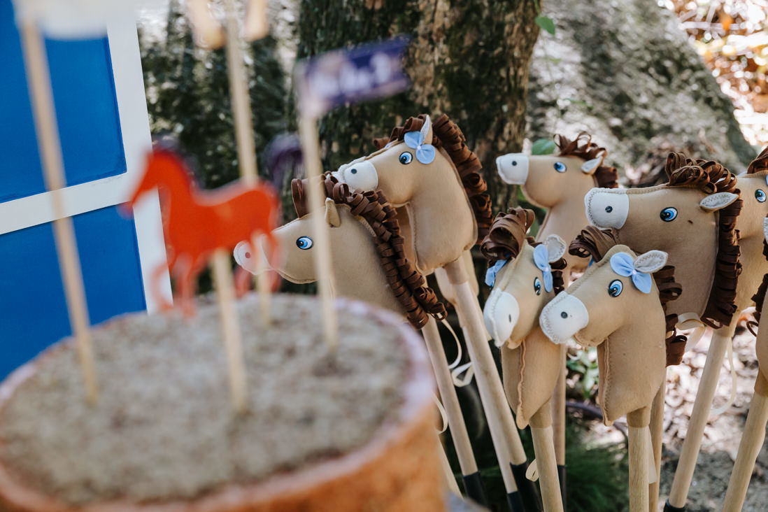 lembranças de cavalinhos com cabo de madeira para festa infantil