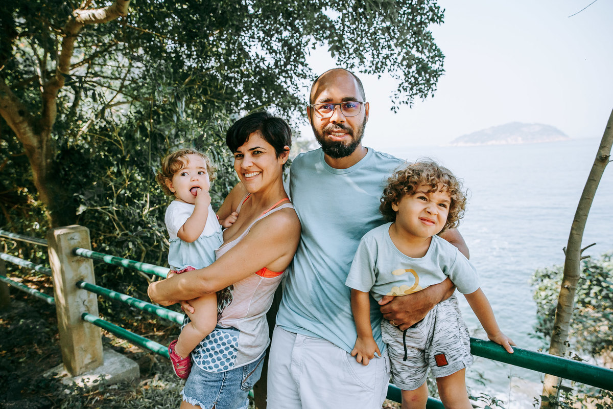 Fotografia de família em ensaio fotográfico na Pista Claudio Coutinho no RJ