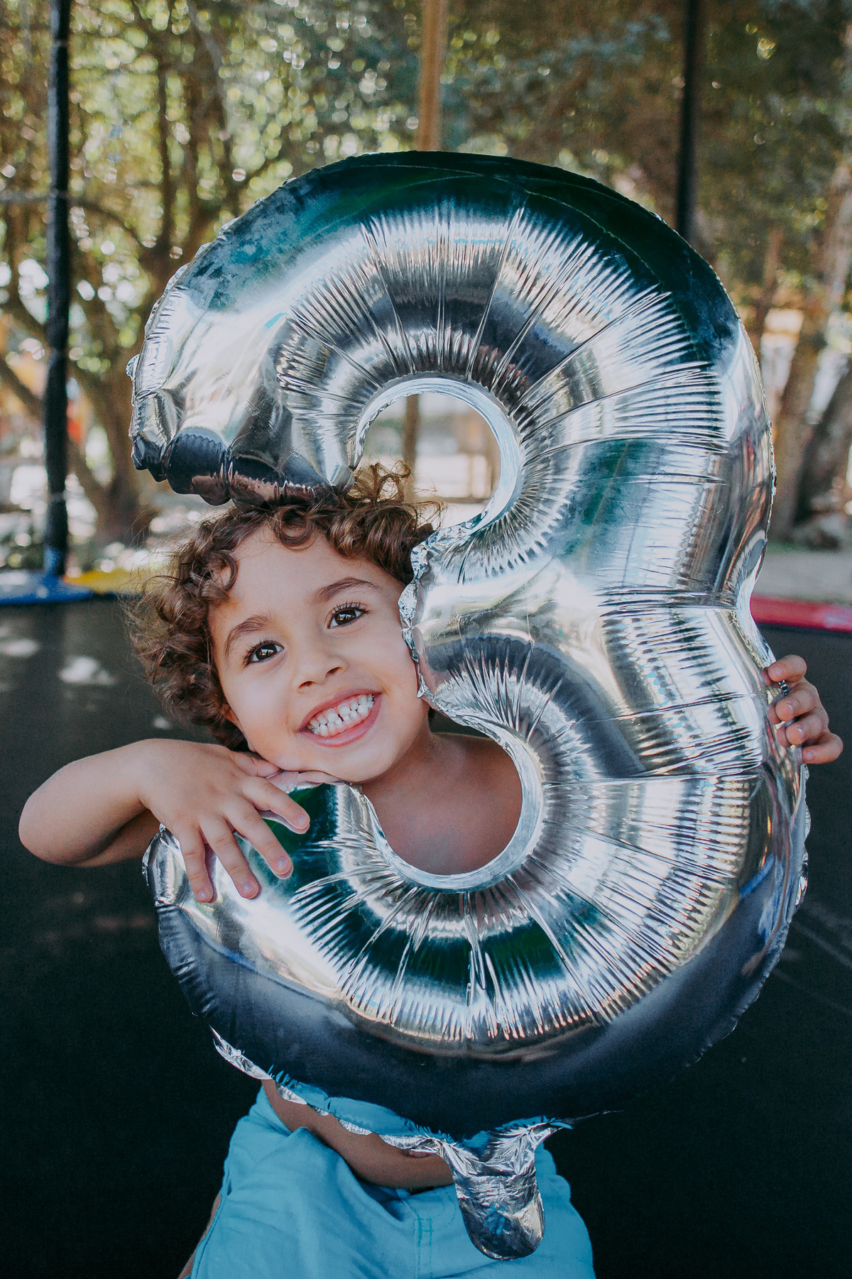 fotografia de aniversariante de tres anos
