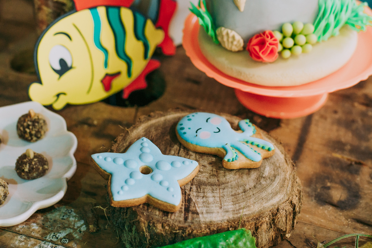 fotografia de polvo, peixe e estrela do mar da decoracao de festa de aniversario infantil com tema fundo do mar